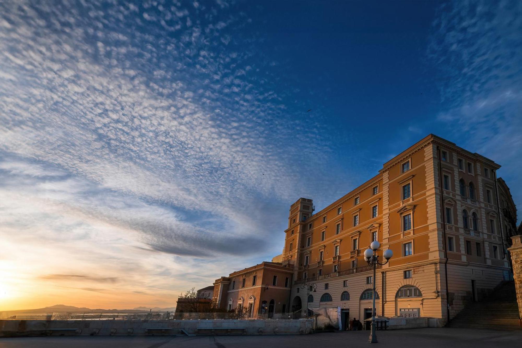 Palazzo Boyl 1840 Hotel Каляри Екстериор снимка