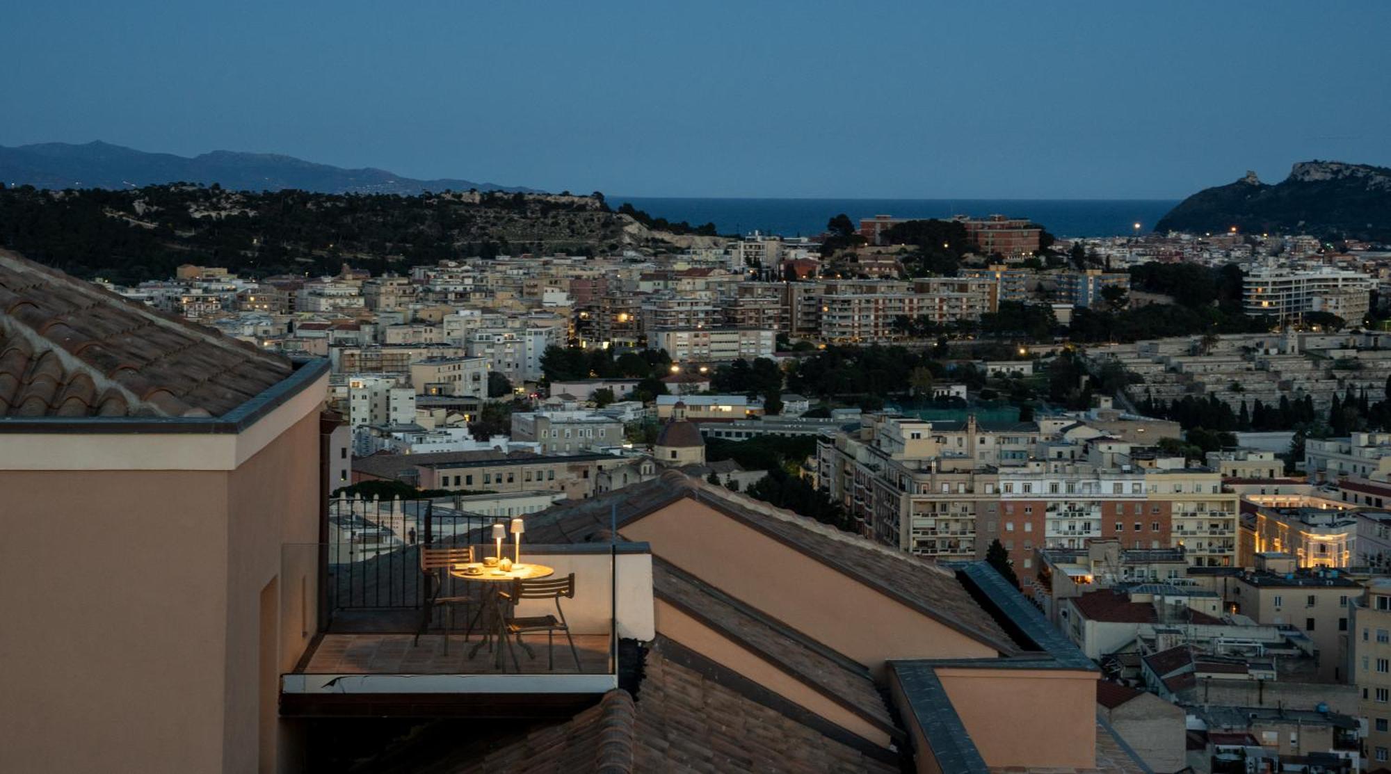 Palazzo Boyl 1840 Hotel Каляри Екстериор снимка