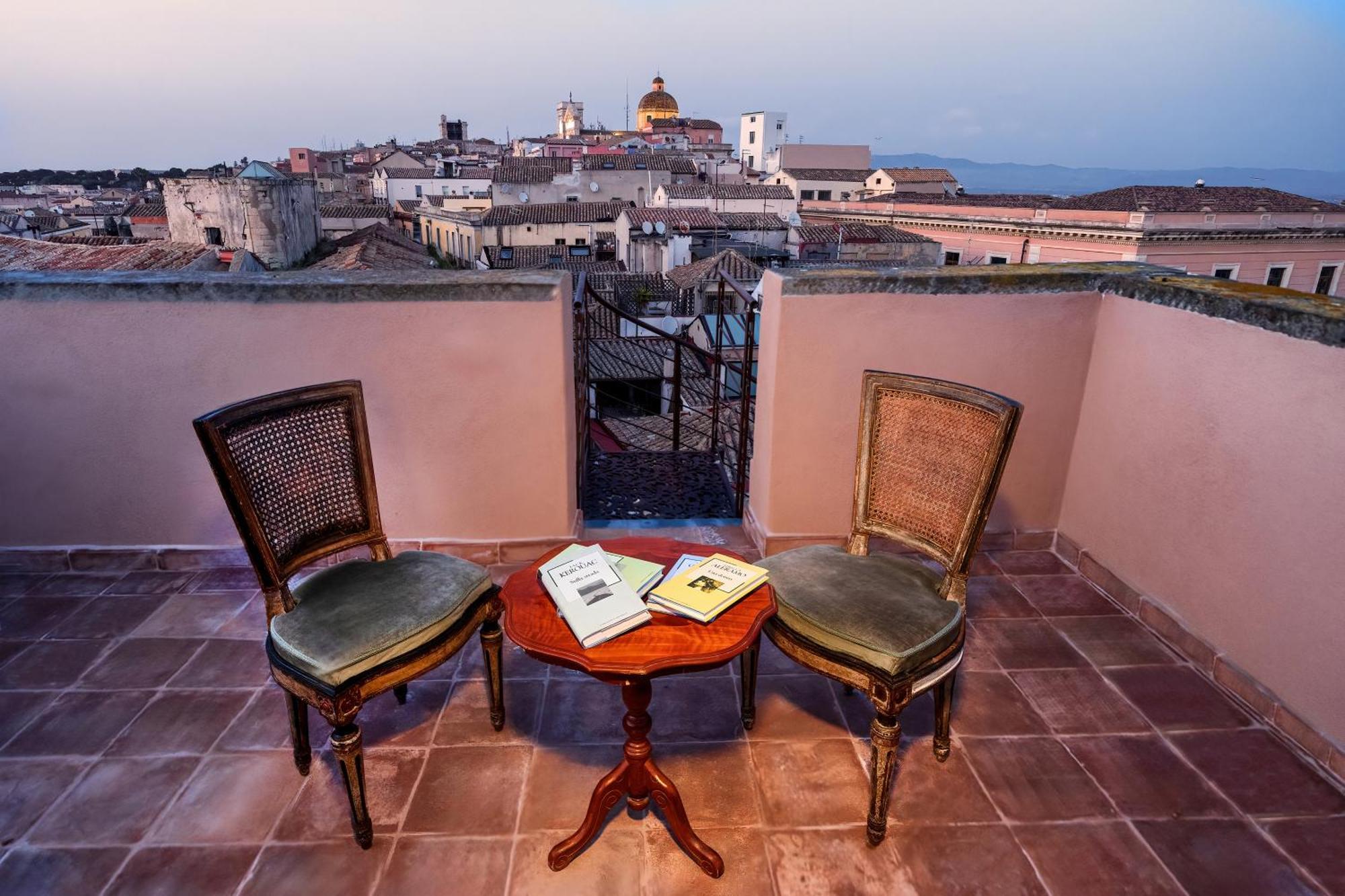 Palazzo Boyl 1840 Hotel Каляри Екстериор снимка