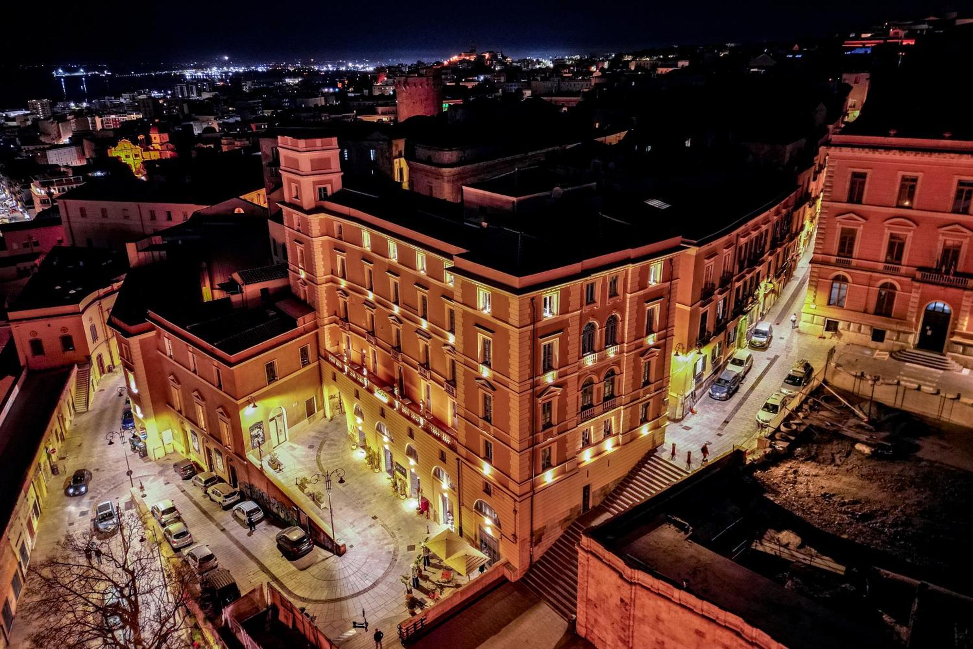 Palazzo Boyl 1840 Hotel Каляри Екстериор снимка